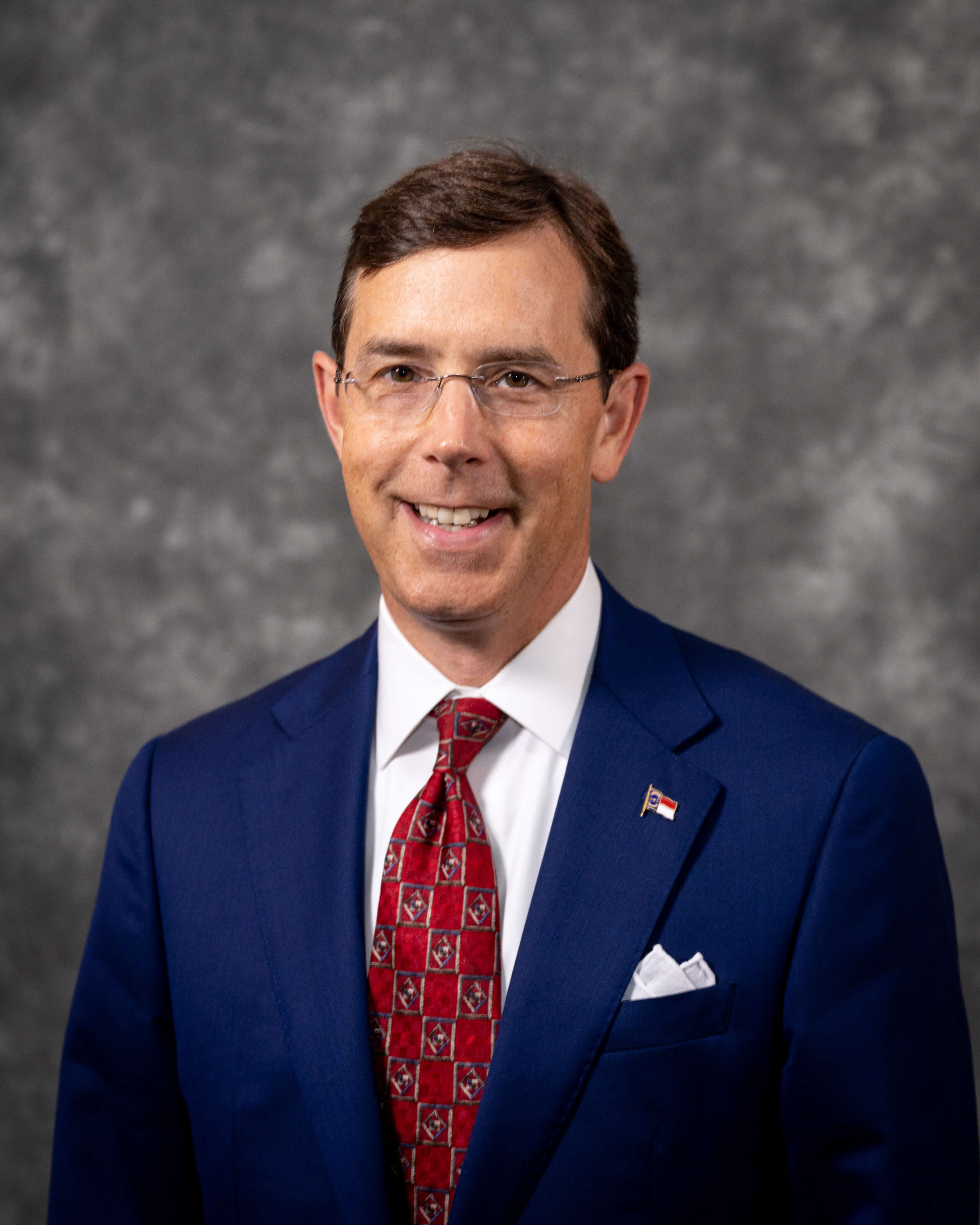 Dr. Lee Barnes Dr. Lee Barnes